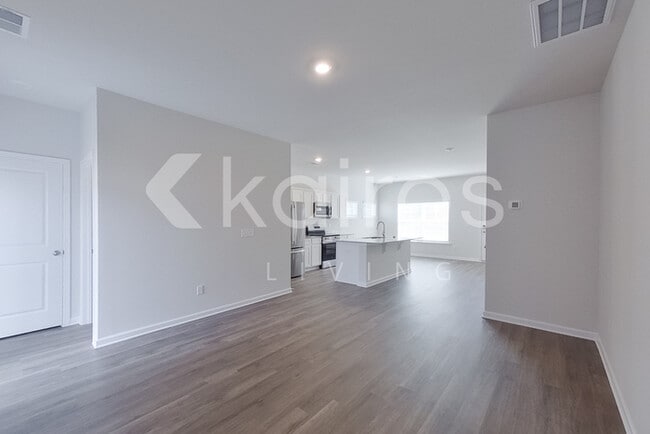 Building Photo - 2579 Banyon Cir
