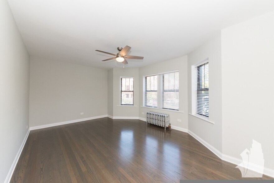 Building Photo - 4547 N Leavitt St