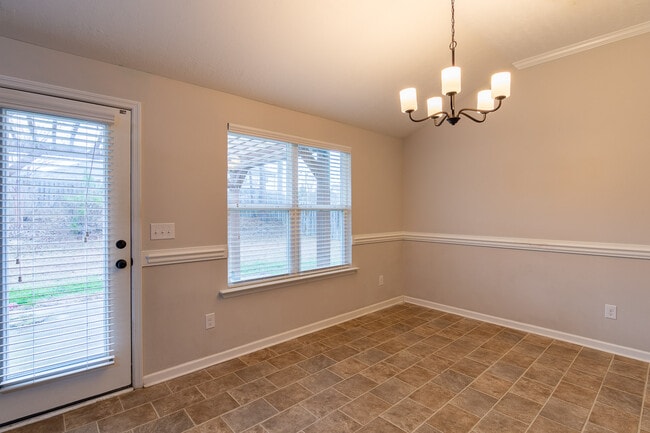 Building Photo - 3237 Alexandria Dr