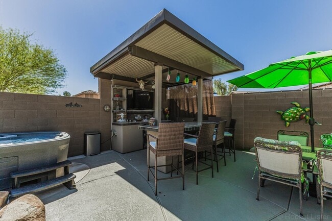 Building Photo - 17475 W Spring Ln