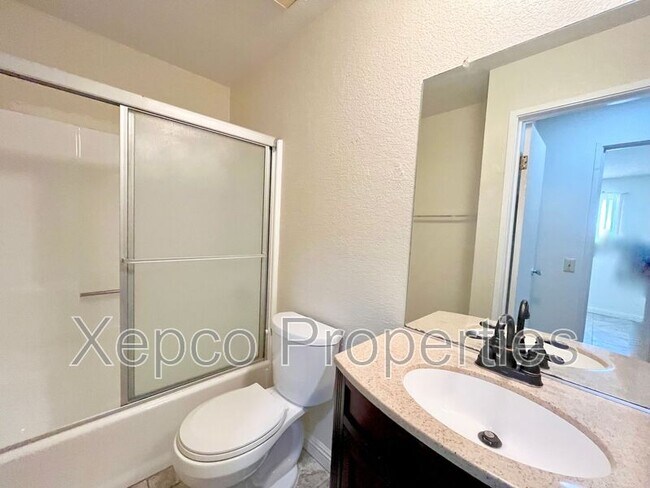 Building Photo - 2857 N Los Felices Rd