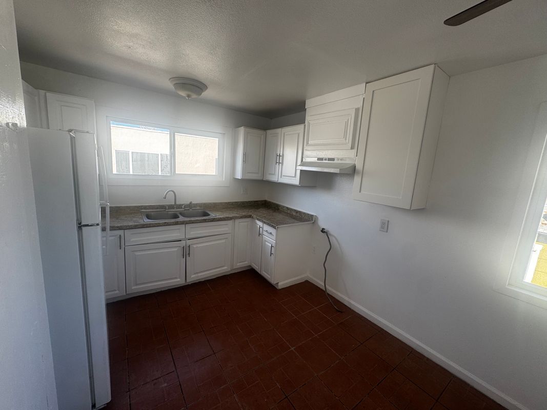 Building Photo - 1499 W 35th Pl