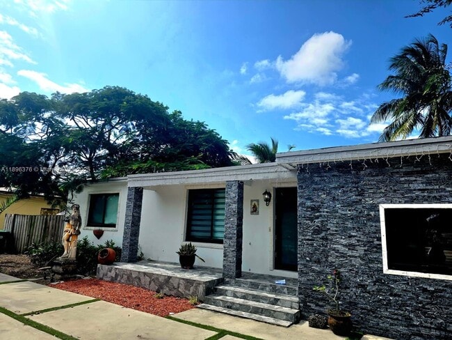 Primary Photo - 14900 NW 9th Ct