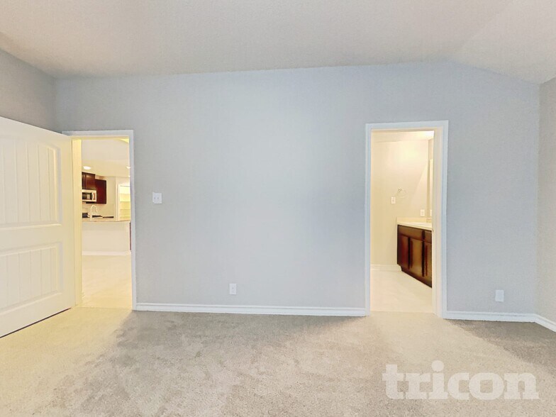 Building Photo - 15431 Cooks Petrel