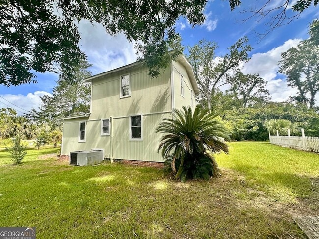Building Photo - 6285 Pond St