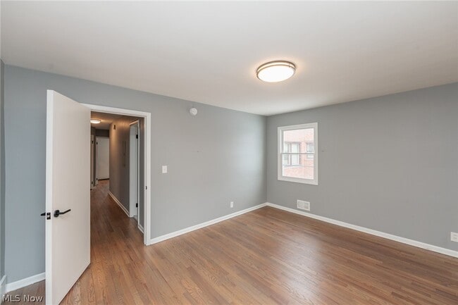 Building Photo - 2539 Warrensville Center Rd