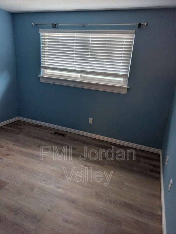 Building Photo - 1394 N 400 E