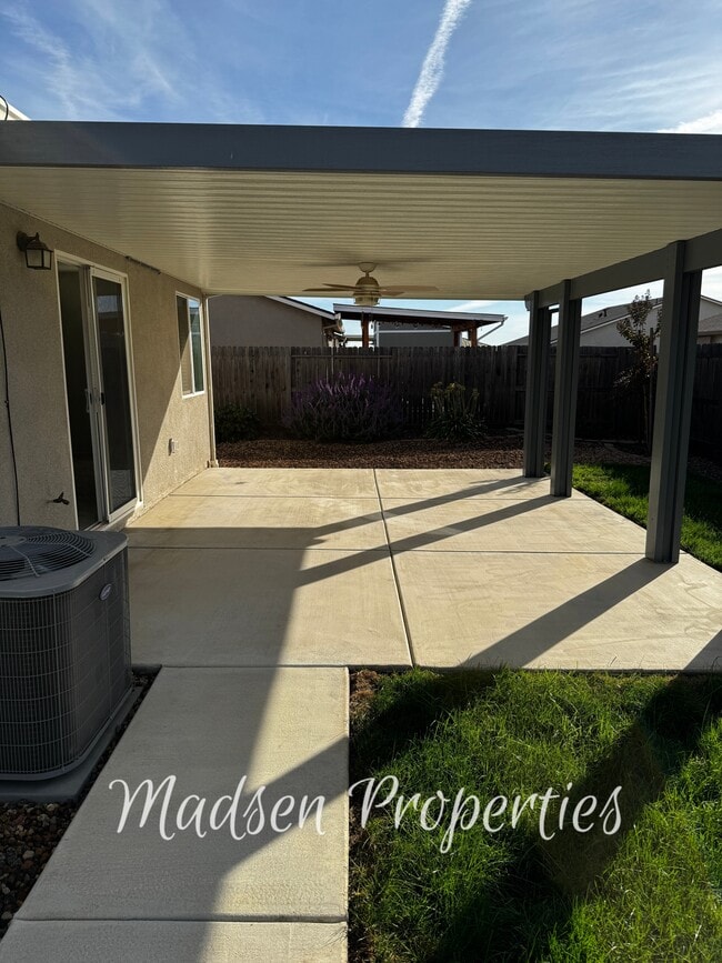 Building Photo - 114 Christian Ave