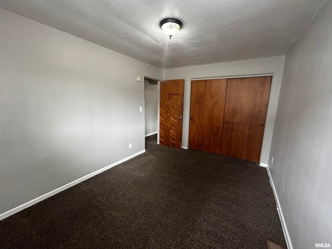 Building Photo - 2605 W Wardcliffe Dr
