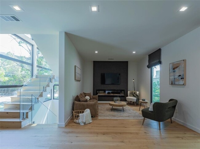 Building Photo - 2806 Geronimo Trail