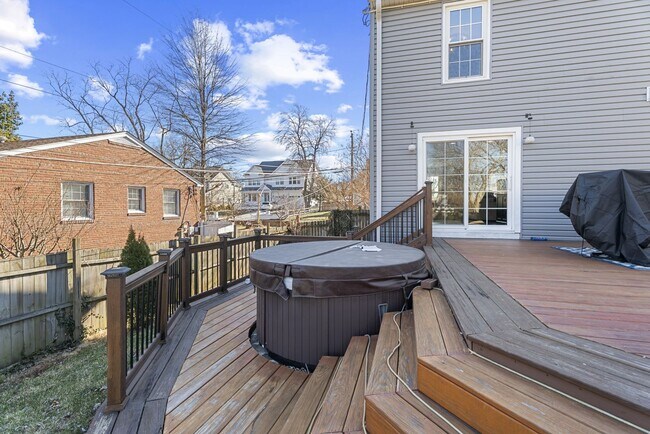 Building Photo - 3100 Franklin St