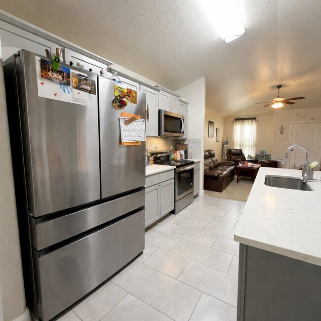 Building Photo - 1315 Yellow Rose Ct