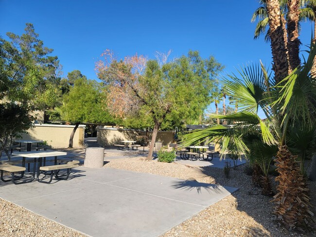 Building Photo - 2801 N Rainbow Blvd