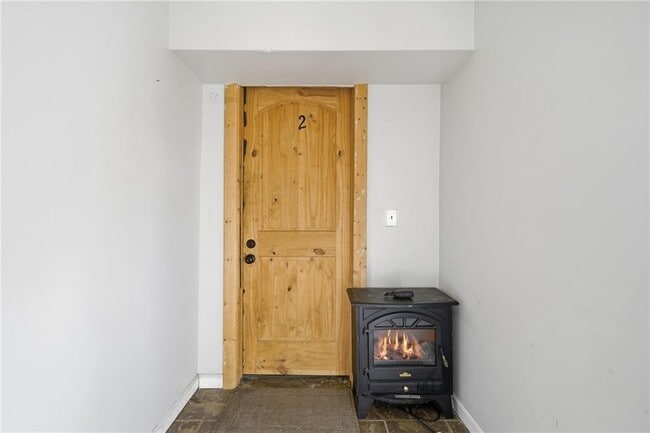 Building Photo - 212 Chandler St