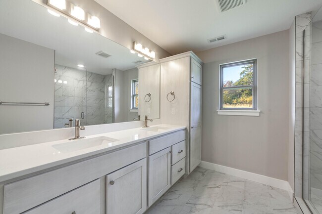 Building Photo - 1211 Shallow Ridge Cir