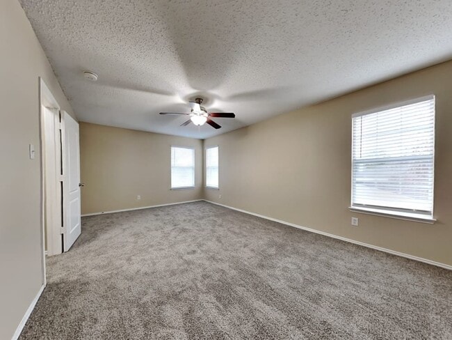 Building Photo - 7205 Silktree Ct