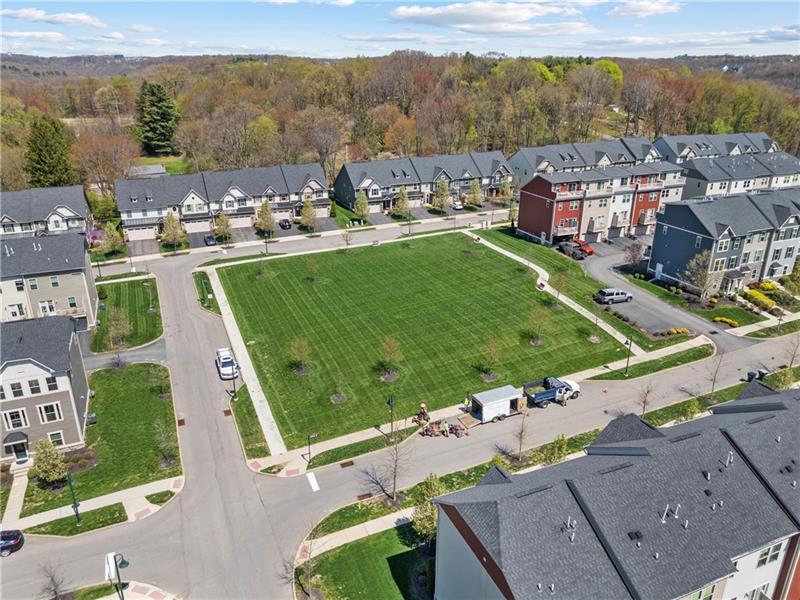 Building Photo - 410 Fairmont Dr