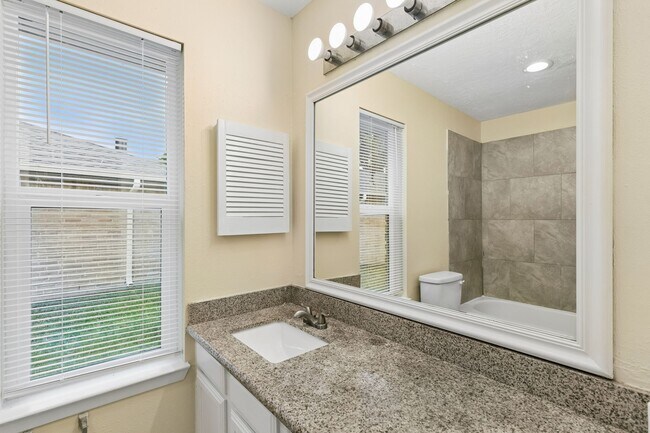 Building Photo - 2747 Sicklepod Dr