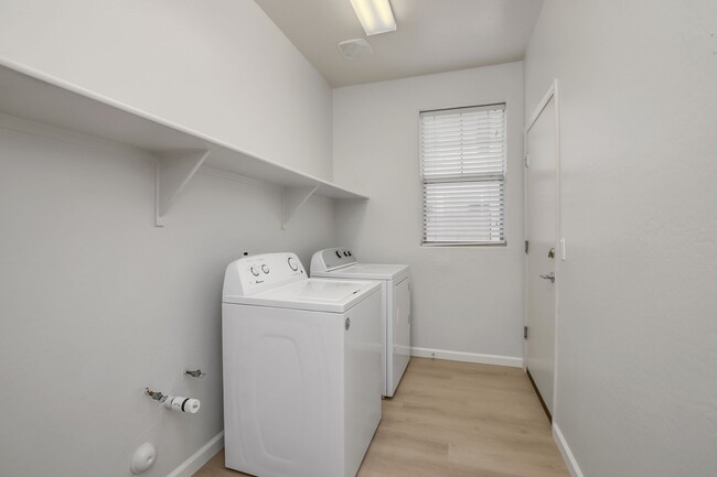 Building Photo - Queen Creek Rental