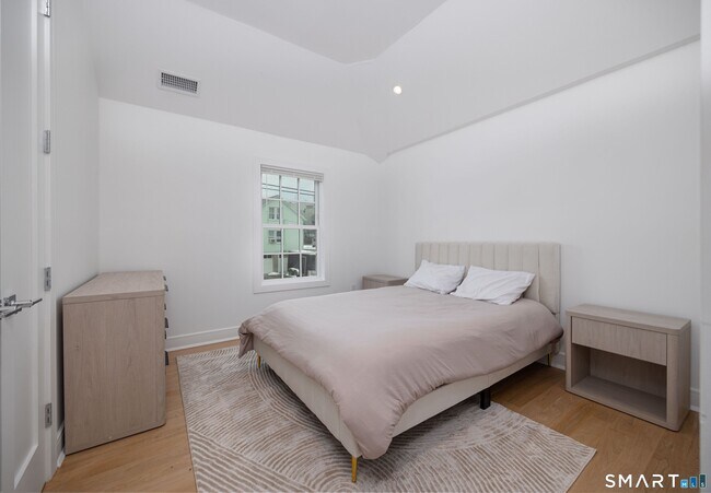 Building Photo - 82 Josephine Evaristo Ave