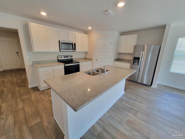 Building Photo - 5475 Merlin