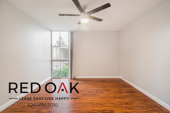 Building Photo - 15101 Magnolia Blvd