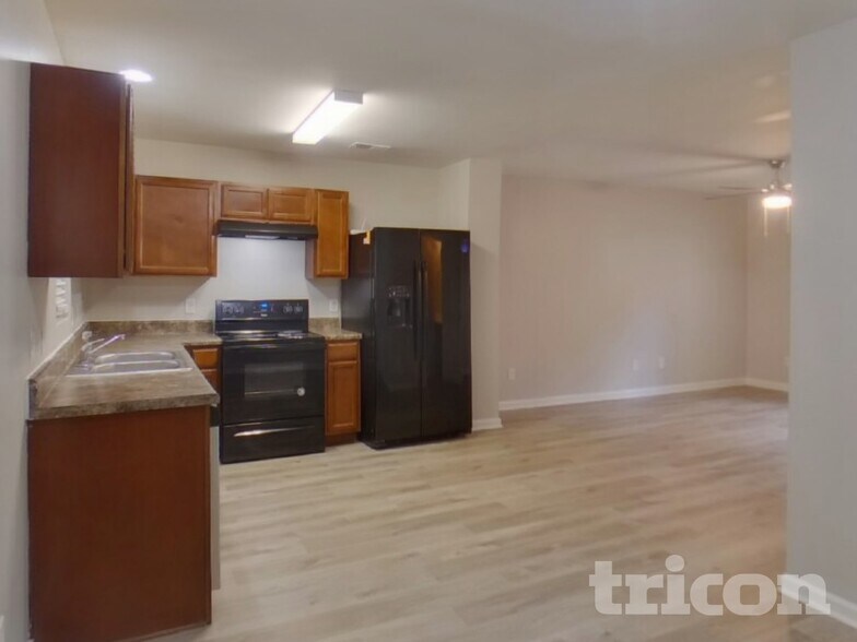 Building Photo - 155 Tybo Dr