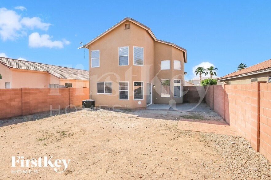 Building Photo - 4332 E Windsong Dr