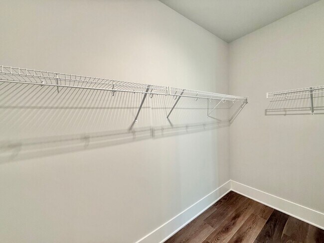 Building Photo - Newly Built 5BD, 4.5BA Knightdale Home wit...