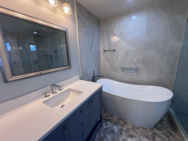 Building Photo - ALMADEN VALLEY-Beautifully upgraded 3-bedroom, 2.5-bath end-unit townhome
