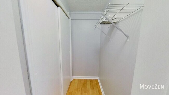 Building Photo - 725 Bragg Dr