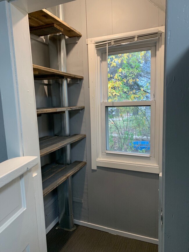 Pantry - 409 State St E