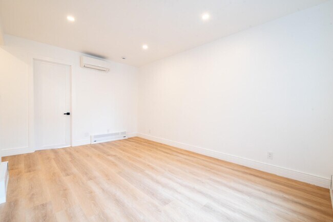 Building Photo - 4525 Brown St