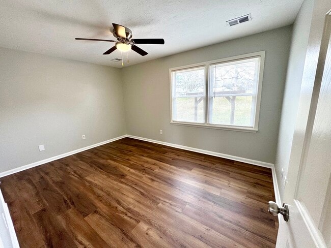 Building Photo - 185 Stonehouse Rd