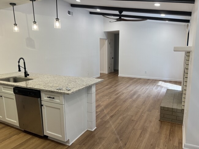 Building Photo - 626 Georgia Ave