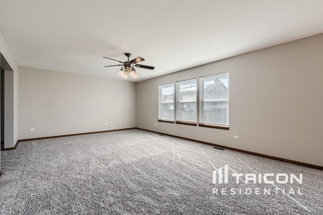 Building Photo - 3501 Stone Creek Dr