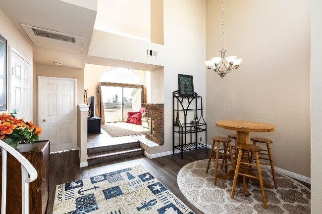 Building Photo - 5096 Tortuga Dr