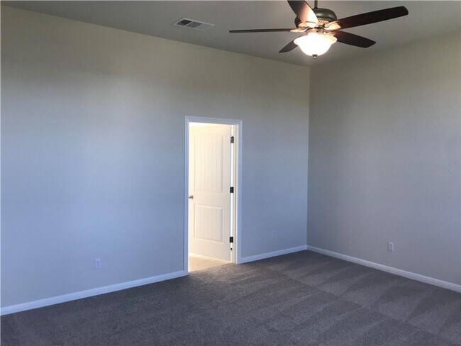Building Photo - Brand New 4 bedroom One Story - Vista Vera...