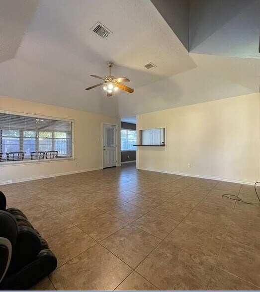 Building Photo - 2503 Radcliffe Dr