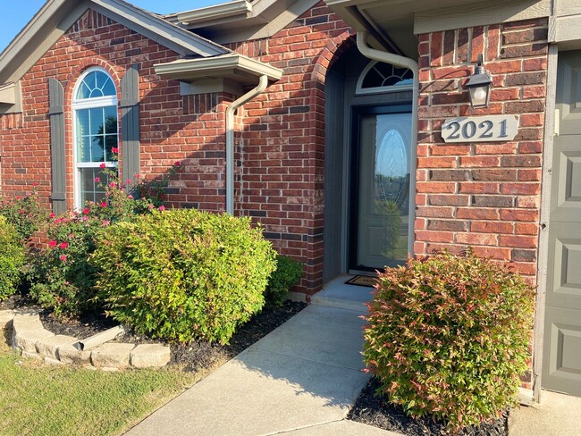 Building Photo - Beautiful rental home in Heatherwood!