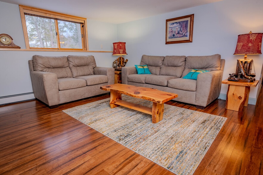 Building Photo - 215 Old Newtown Rd