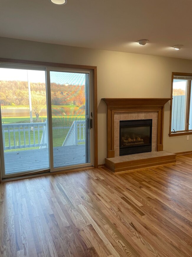 Building Photo - Waterfront! 3 Bedroom, 2 Bath Condo- Erie Village, East Syracuse