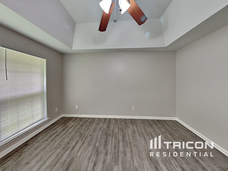 Building Photo - 4425 Fawnbrook Ave SW