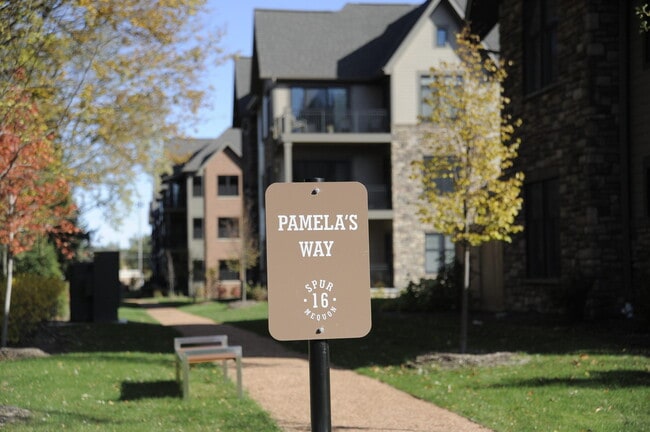 Building Photo - 11330 N Buntrock Ave