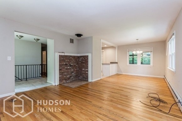 Building Photo - NOW AVAILABLE! 11 Cedar Lane, Rhinebeck, N...