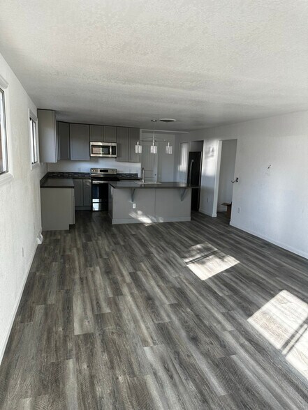 Building Photo - 1208 Grand Ave