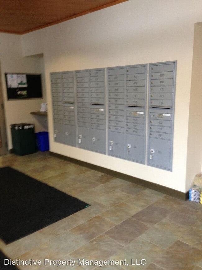 Building Photo - 78 Eastwood Dr