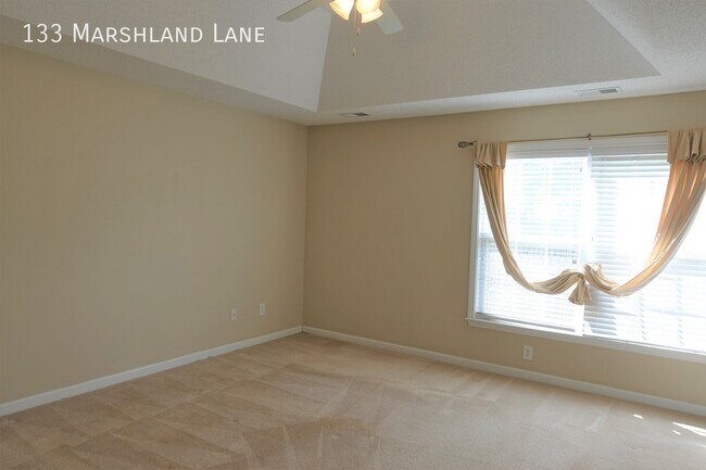 Building Photo - 133 Marshland Ln