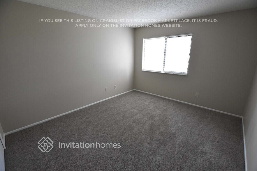 Building Photo - 126 W York Ct