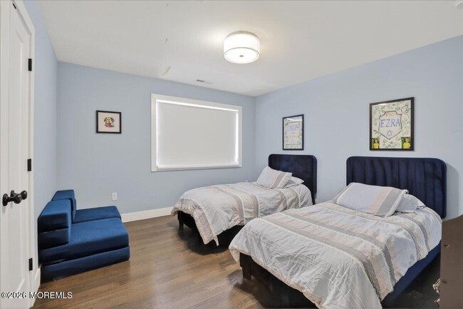 Building Photo - 475 Monmouth Pl